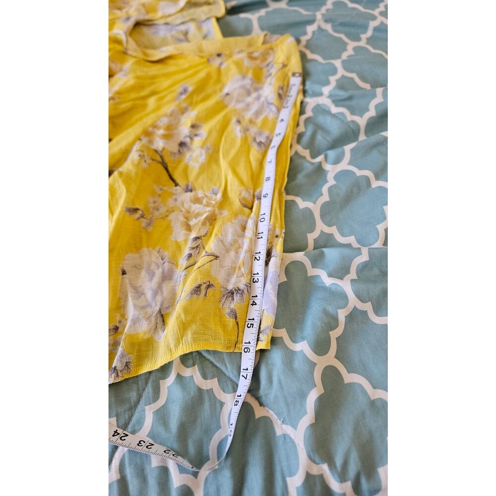 Unique Spectrum Yellow Floral Boho Blouse 3X Lace Hem Tassel Tie Top - Picture 8 of 9